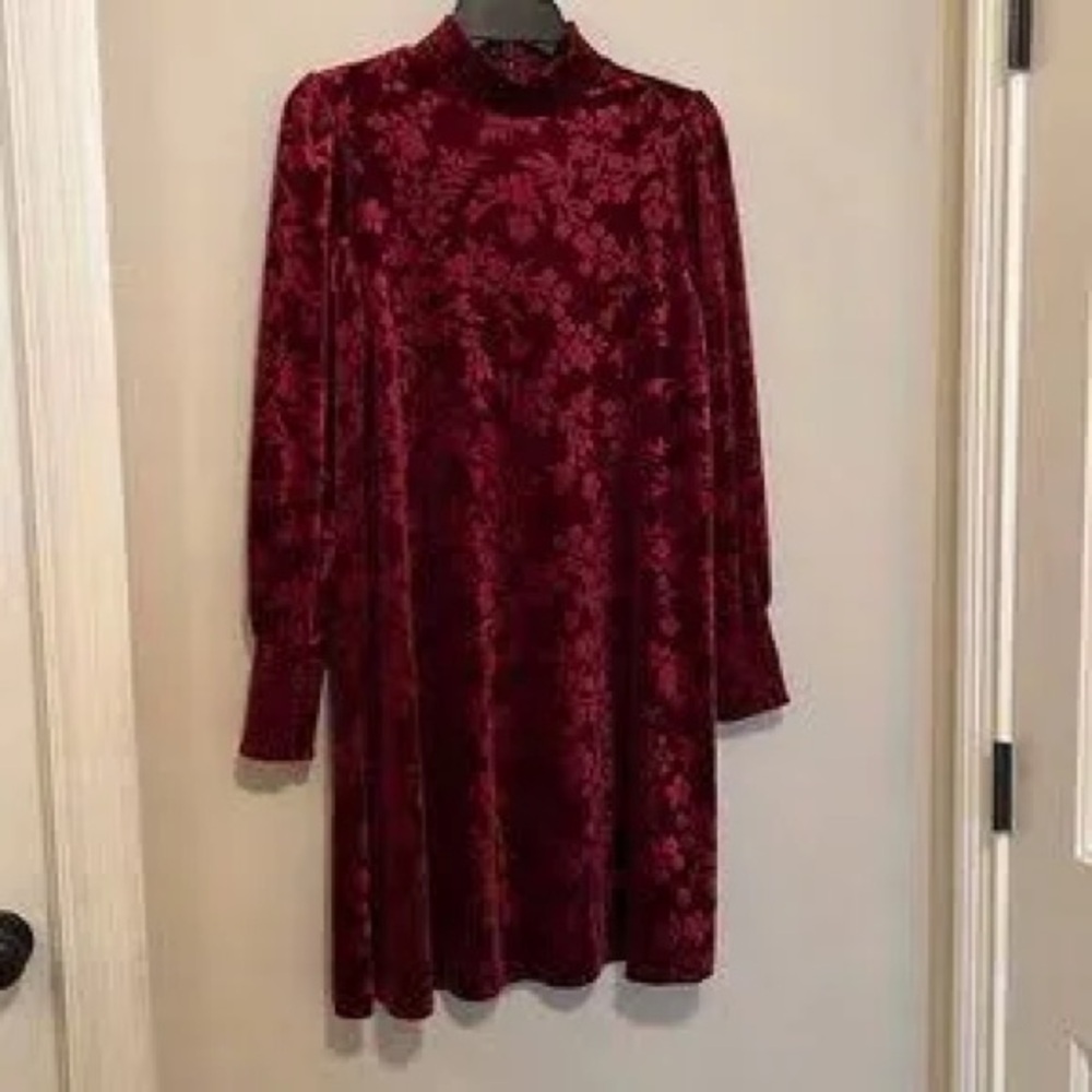 Matilda Jane Velvet , floral dress ♥️♥️ Stunning.